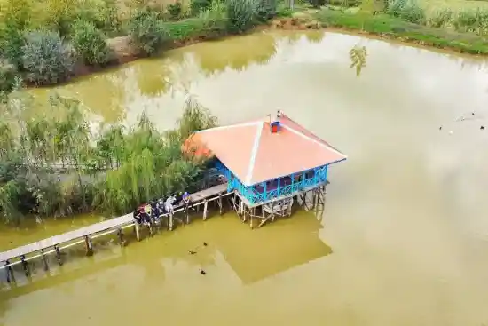 اقامتگاه بوم‌گردی ویلای آب