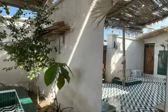 اقامتگاه بومگردی زمرد-1