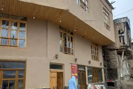 اقامتگاه بومگردی چشمه خانی کنگ-1