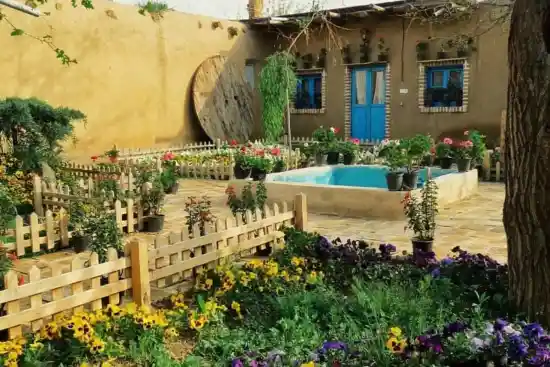 اقامتگاه بوم‌گردی کوچه باغ