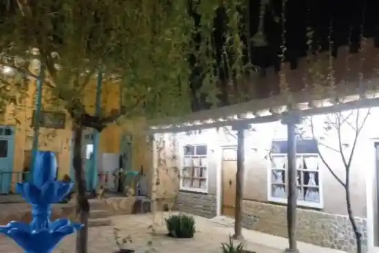 اقامتگاه بومگردی ریزه گل-1