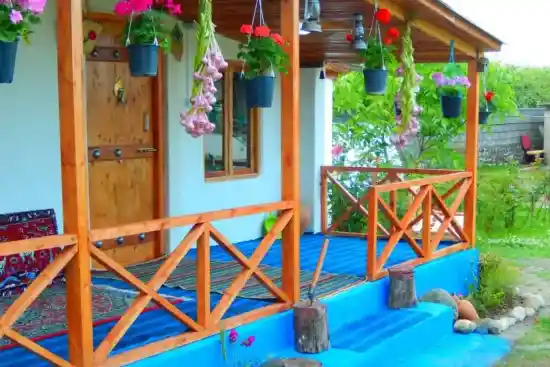 اقامتگاه بوم‌گردی تختعلى