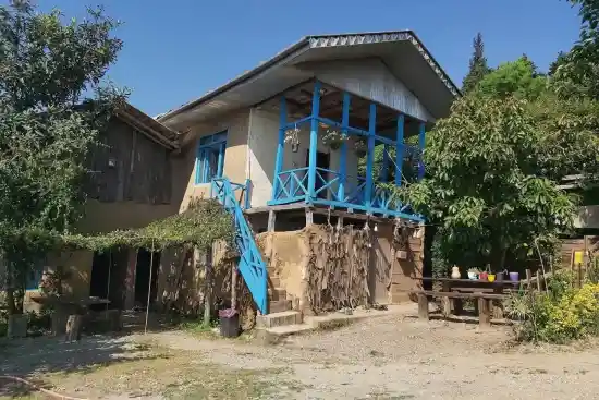 اقامتگاه بومگردی ترنگ-1