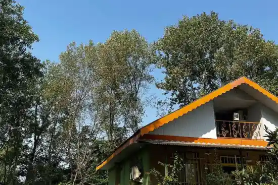 اقامتگاه بومگردی امی وی جا-1