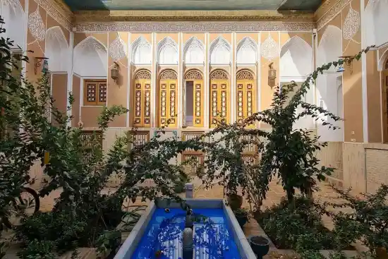 اقامتگاه بومگردی عزیزخان-1