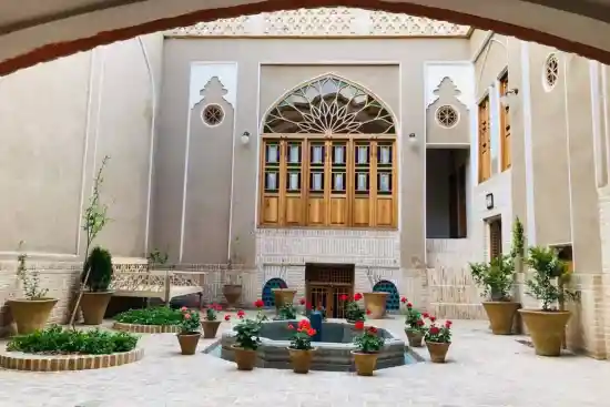 بوتیک هتل کاشانه ماهور-1