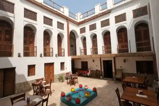 بوتیک هتل حاج رئیس-1