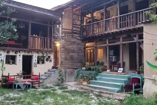 اقامتگاه بوم‌گردی پیتک قلعه