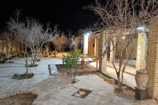 اقامتگاه بوم‌گردی انارستون