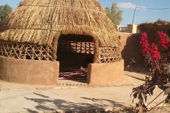 اقامتگاه بوم‌گردی سایه کویر