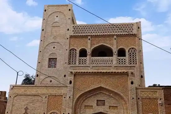 اقامتگاه بوم‌گردی عمارت پورحسینی