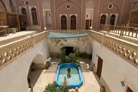 اقامتگاه سنتی ثنا-1