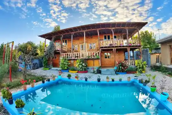 اقامتگاه بوم‌گردی کلبه شیبک