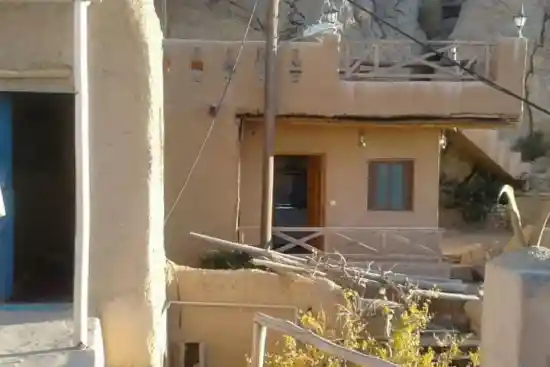 اقامتگاه بوم‌گردی ارگ قلعه بالا