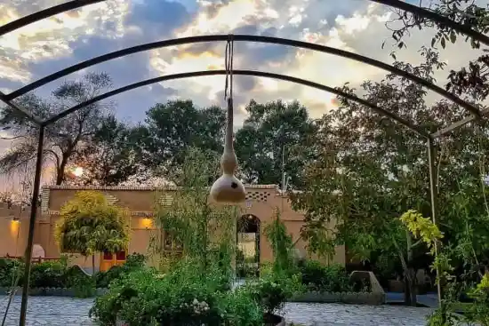 اقامتگاه بوم‌گردی موبد