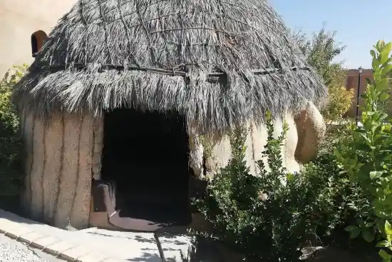 اقامتگاه بوم‌گردی ملک