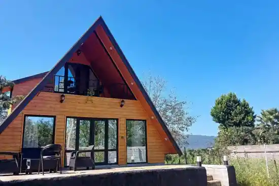 کلبه سوییسی خانه امید