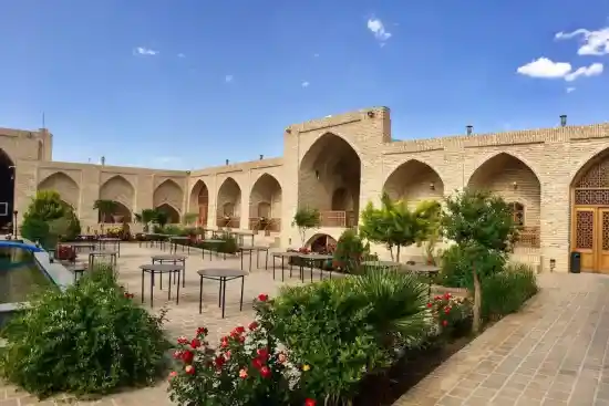 هتل کارون دلیجان(کاروانسرای دودهک)