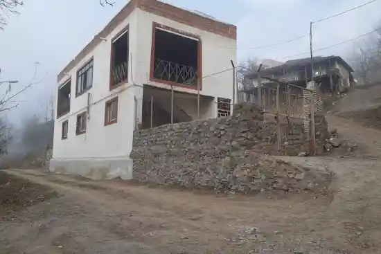 اقامتگاه بومگردی کلبه دیلمان-1