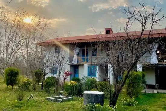 اقامتگاه بوم‌گردی خانه خورشید