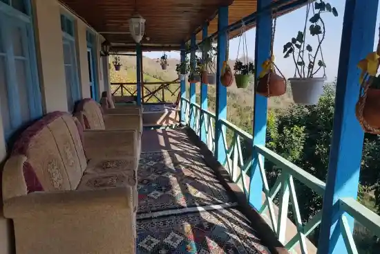 اقامتگاه بومگردی بام املش