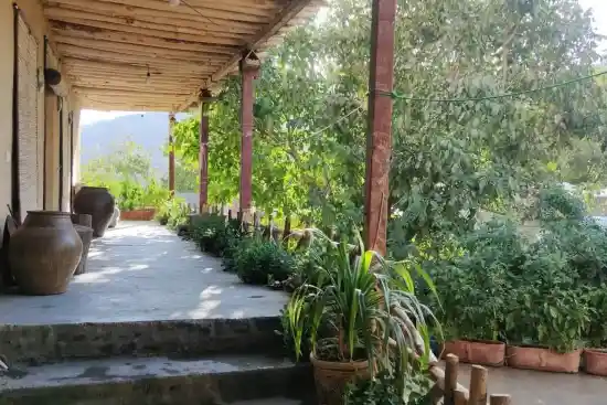 اقامتگاه بومگردی سرای عتیق-1