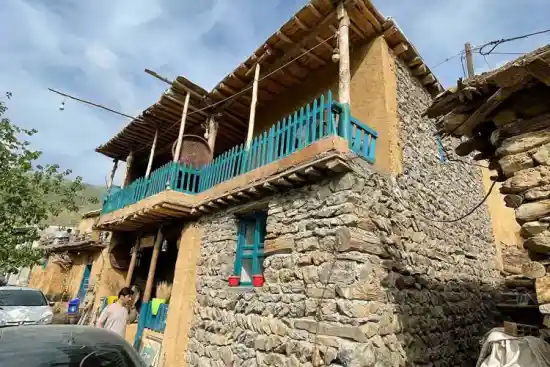 اقامتگاه بوم‌گردی ژور