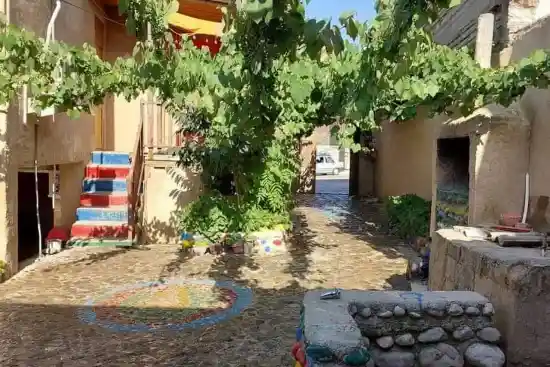 اقامتگاه بوم‌گردی آبشاران لوه