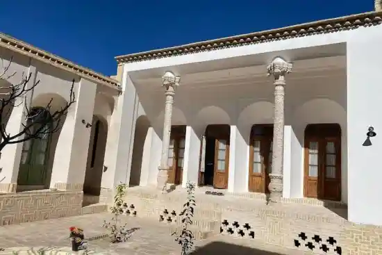 اقامتگاه بوم‌گردی کاج بوم