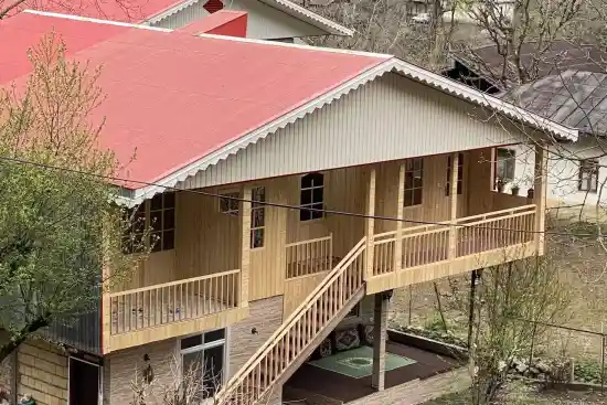 اقامتگاه بوم‌گردی گل تاج