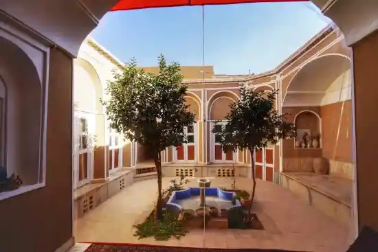 اقامتگاه بوم‌گردی کوبه