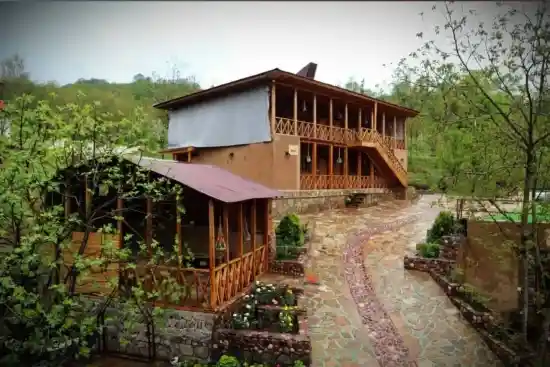 اقامتگاه بومگردی سرای بابا شیخ علی