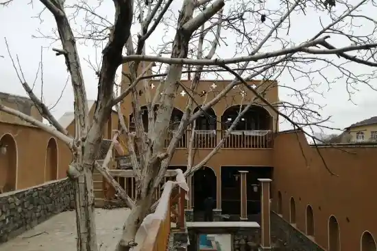 اقامتگاه بومگردی سرای شکوه-1