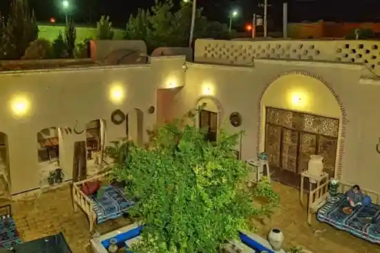 اقامتگاه بوم‌گردی خانم جان