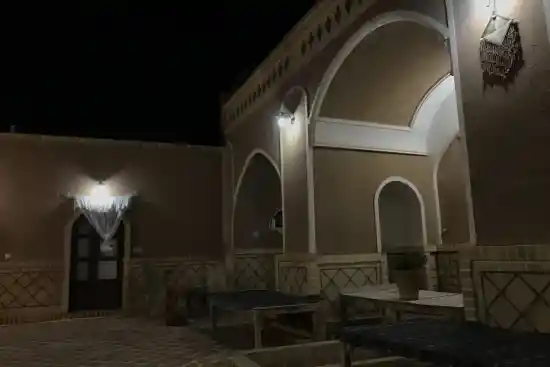 اقامتگاه بومگردی یاقوت کویر-1