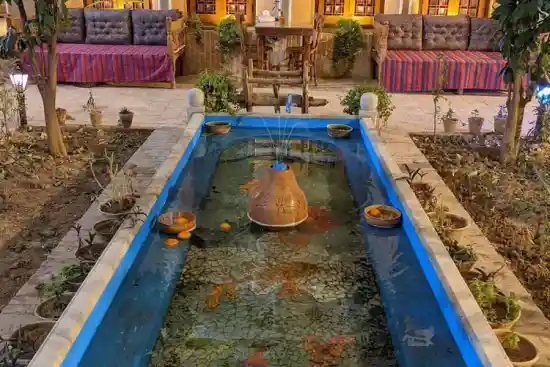 اقامتگاه بوم‌گردی دادمهر