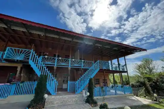 اقامتگاه بومگردی الماس سبز