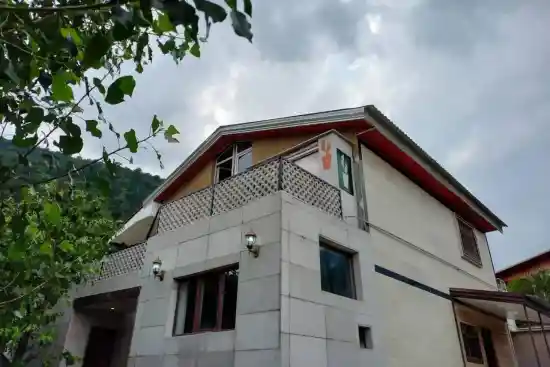 اقامتگاه بومگردی جاجیم تراس-1