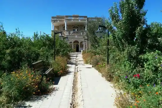 اقامتگاه بومگردی شریفی-1