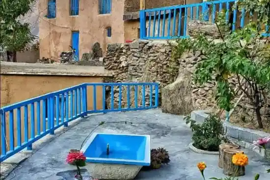 اقامتگاه بومگردی ژین