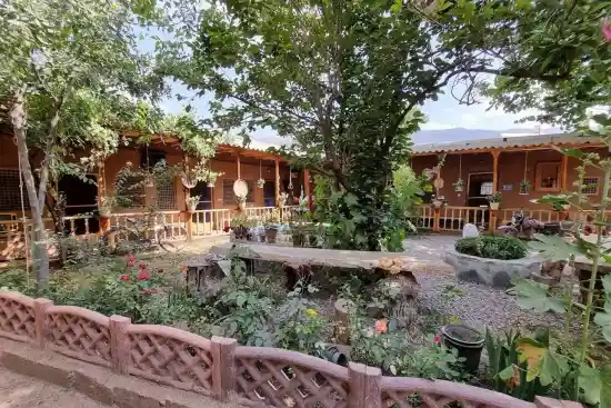 اقامتگاه بومگردی آله آموت