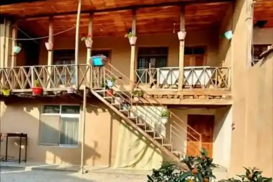 اقامتگاه بوم‌گردی کارن