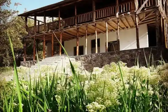 اقامتگاه بوم‌گردی یورباغ