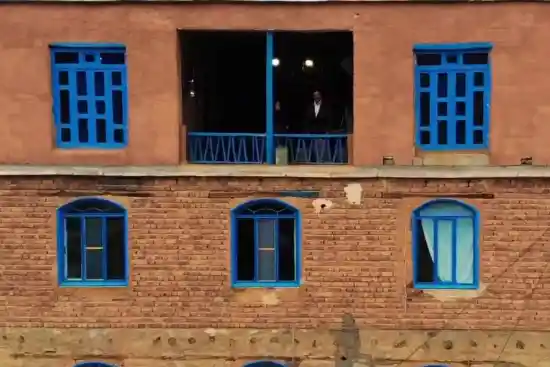 اقامتگاه بوم‌گردی نیر