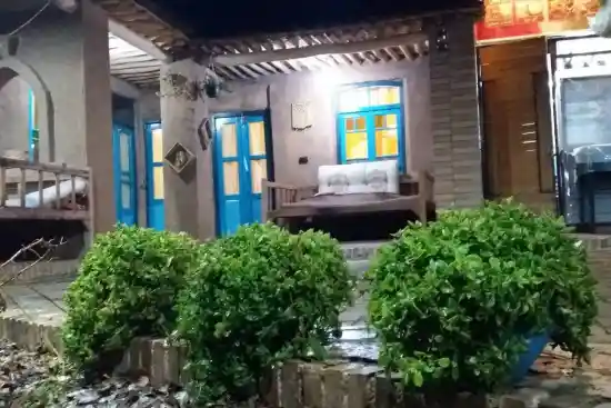 اقامتگاه بومگردی دستنا-1