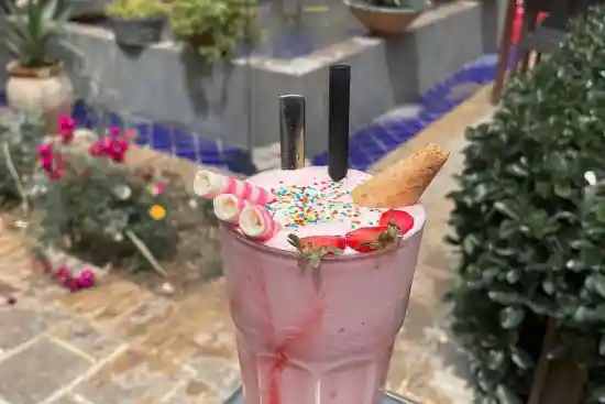 کافه حیاط فیکا-1