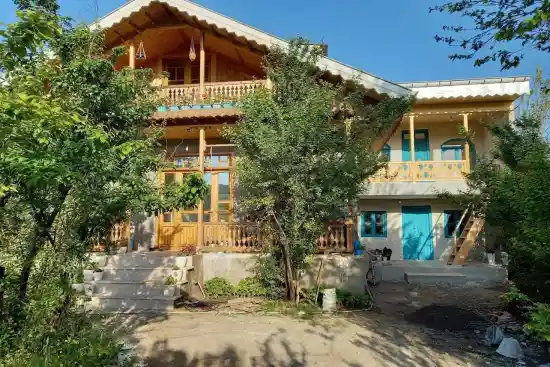 اقامتگاه بومگردی بانوی گیلان