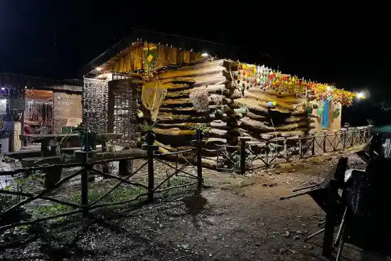 اقامتگاه بوم‌گردی باغ پی ده