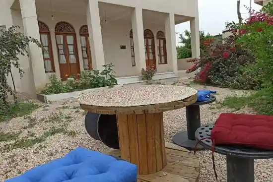 اقامتگاه بومگردی دمیت-1