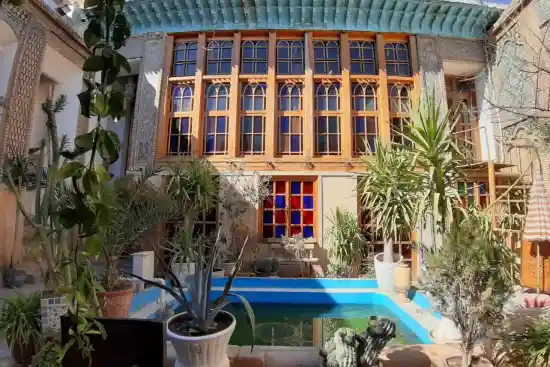 اقامتگاه سنتی طاها-1